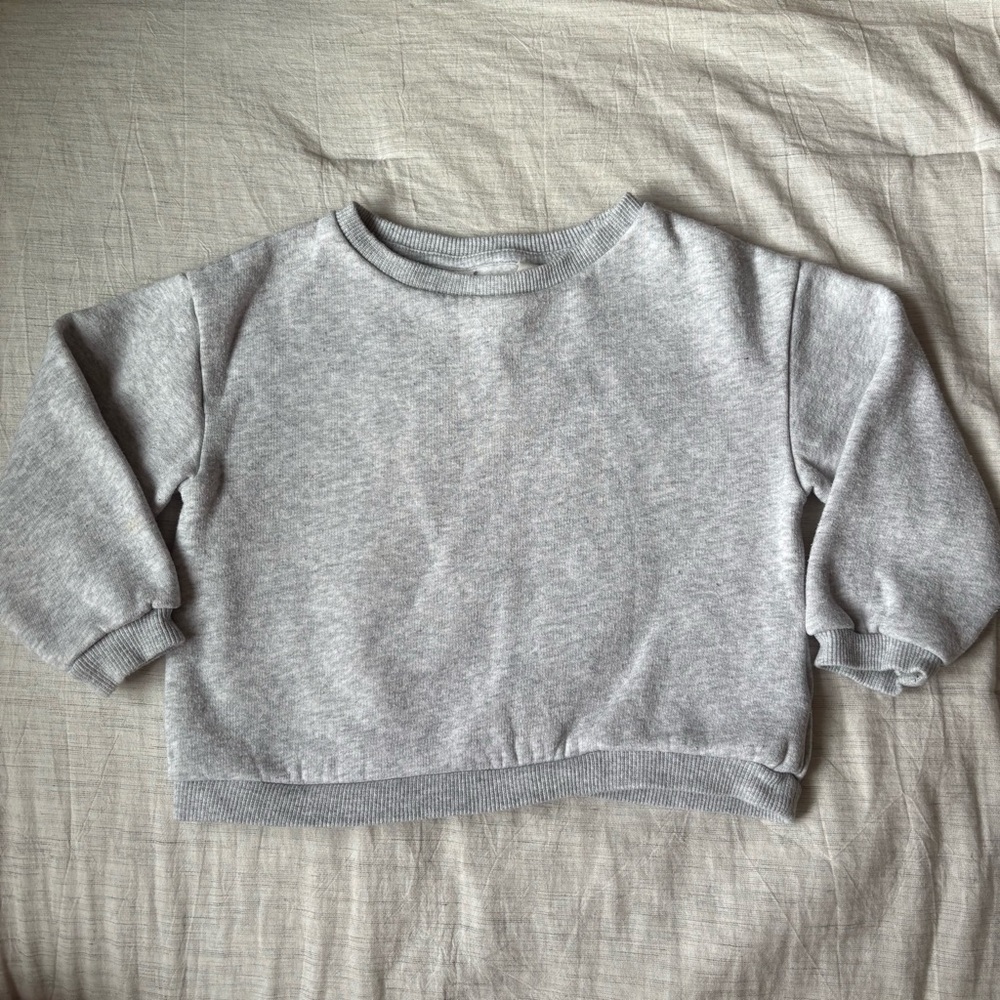 H&M Light Gray Sweater Size 3-4T